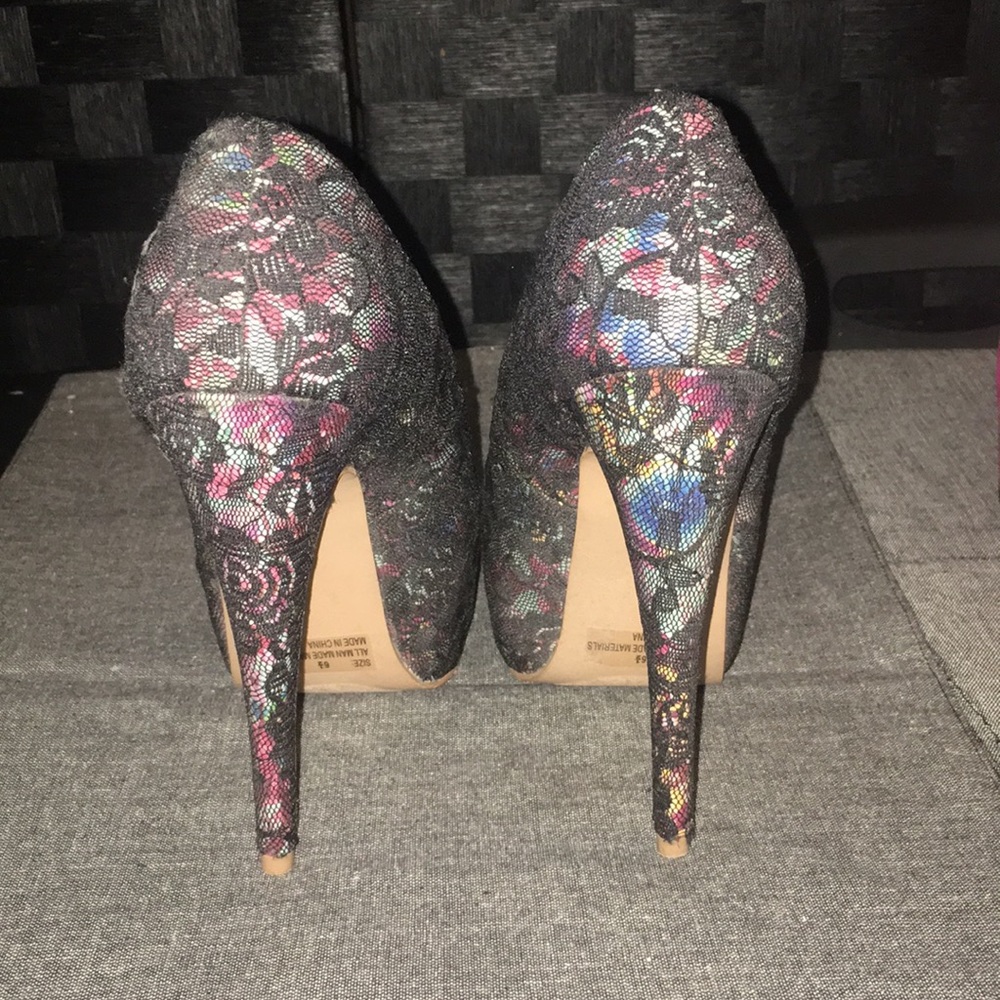 High heels - Picture 3 of 3